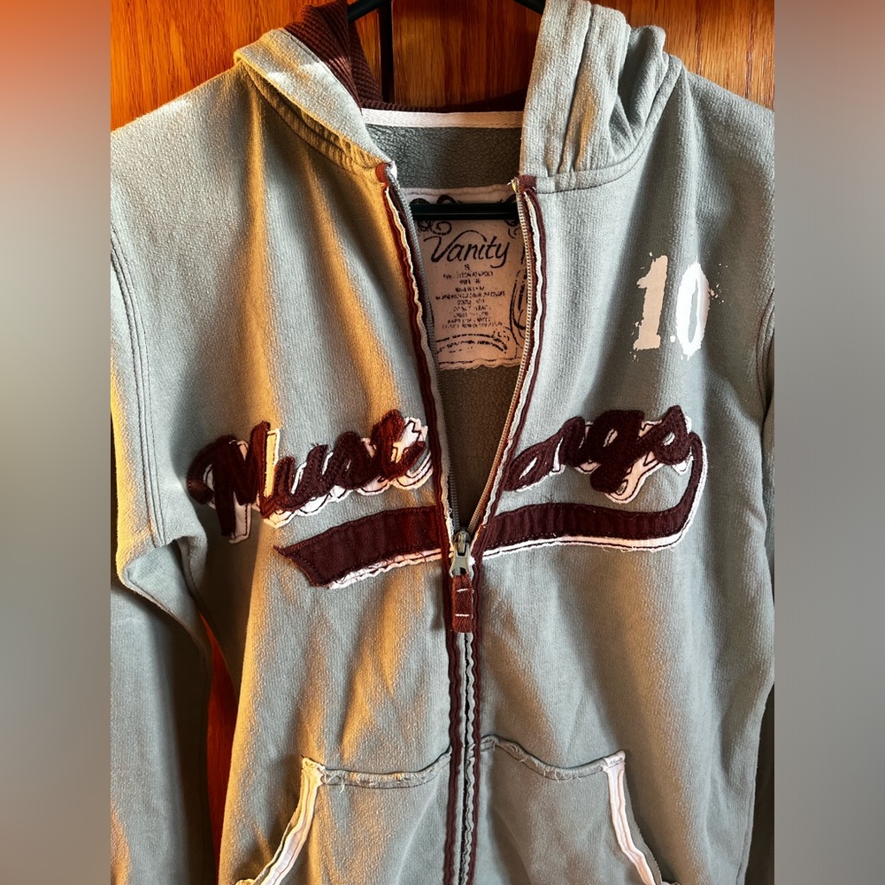 Vintage mustang women’s zipup hoodie.
